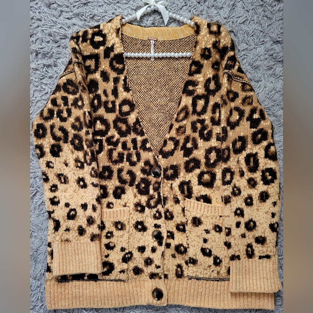 Free People Yellow Leopard Oversized Cardigan In Size(X-Small)🖤